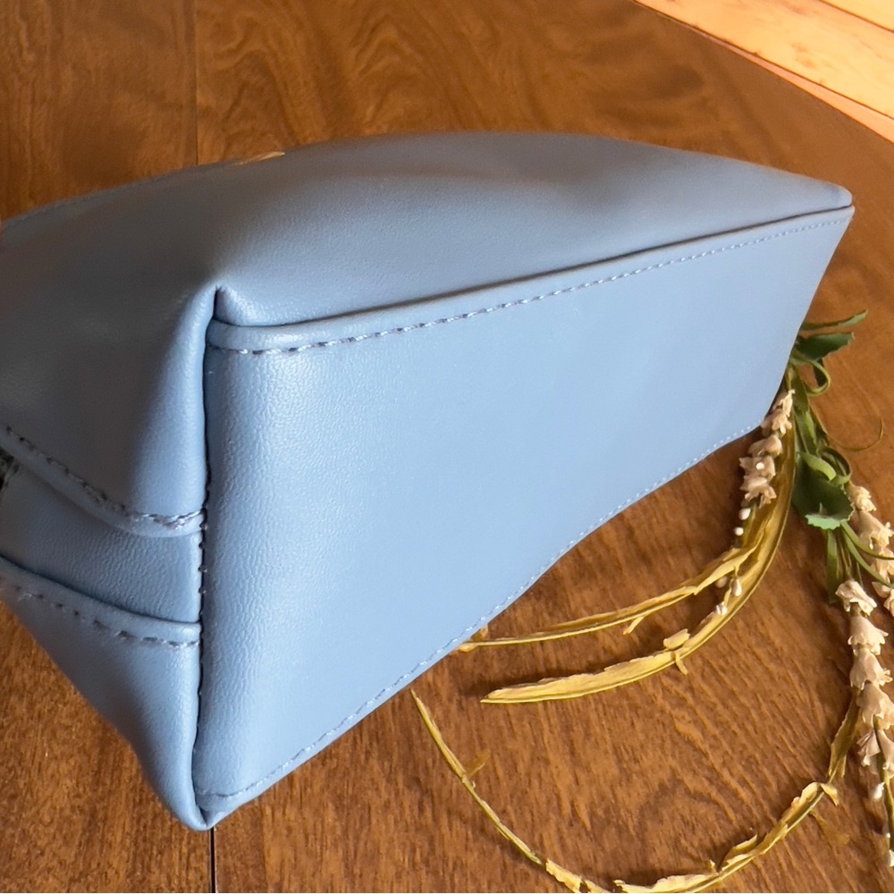 Salvatore Ferragamo Blue Faux Leather Turkish Airline Zip Closure Makeup Pouch - Picture 3 of 9